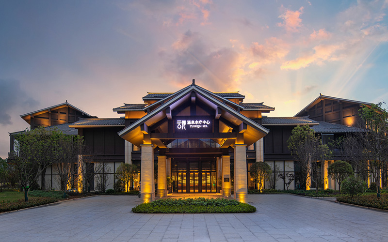 丹寨萬達(dá)錦華溫泉酒店-泳池項目案例鑒賞實拍圖